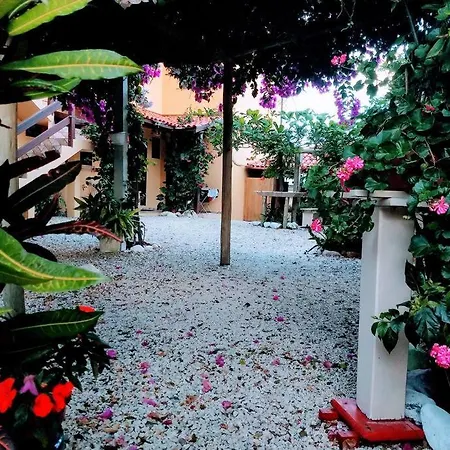6 - Apartamento de 02 quartos com jacuzzi em Bombas-3
